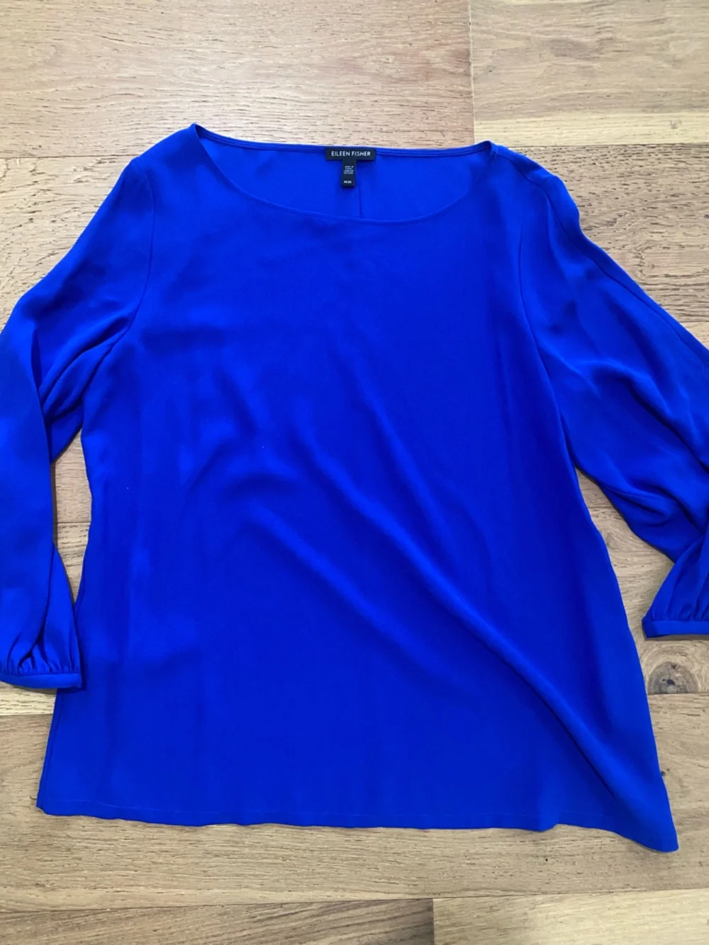 Eileen Fisher Royal Blue Long Slit Sleeve 100% silk Blouse size M VGUC